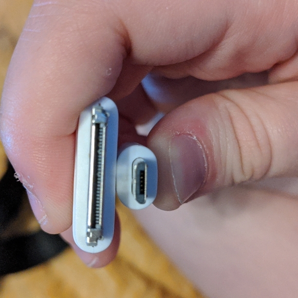 Port and battery (free if bundle) - Picture 3 of 6